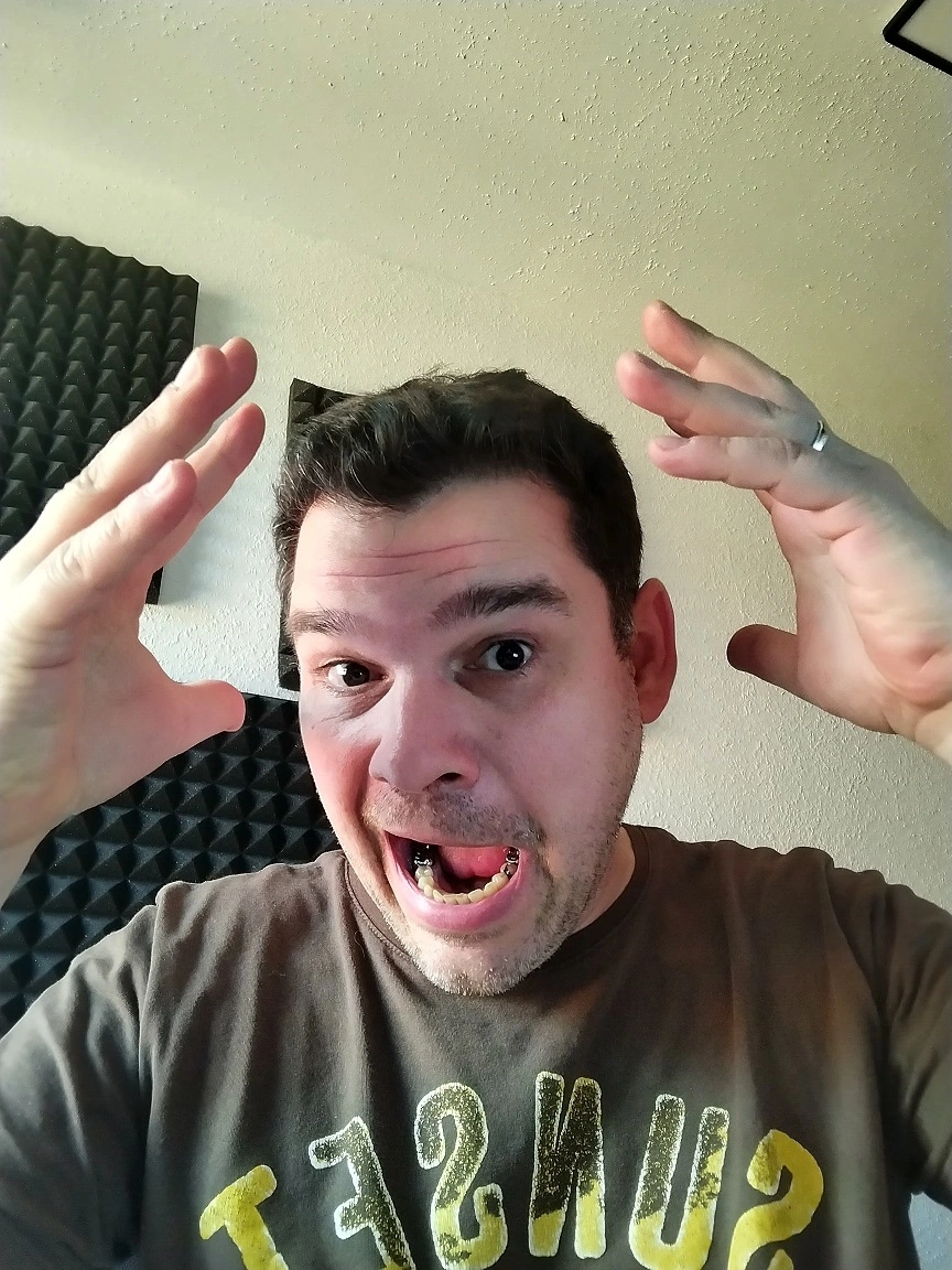 Bild von Stefan Noffke schreiend mit den Händen über dem Kopf Prüfungsvorbereitung